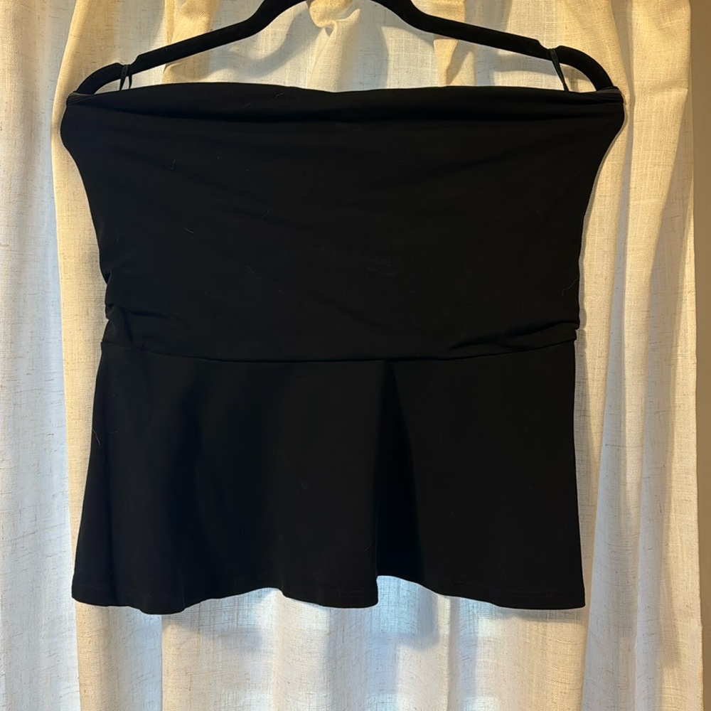 Black pendulum top